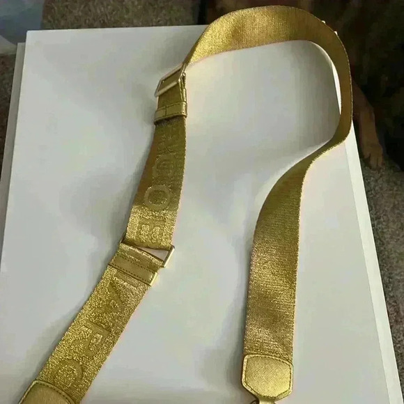 Excellent used condition rare all gold Marc Jacobs Crossbody bag purse - Picture 4 of 9